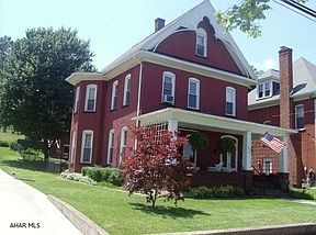 2nd image of 520 Park Ave