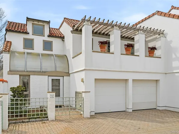 13 Kassel Court, Mamaroneck, NY 10543