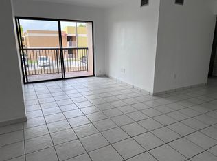 3945 SW 89th Ave #304, Miami, FL 33165