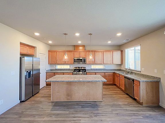 3rd image of 12090 Agen Cir