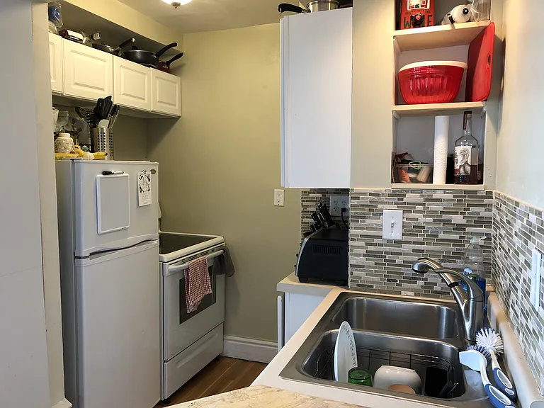 1629 E Superior — Photo 9