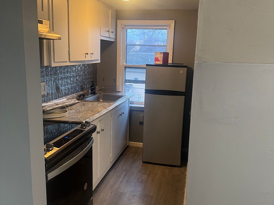 1st image of 70 Tiffany Pl Fl 3rd