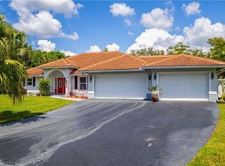 2531 White Blvd, Naples, FL 34117