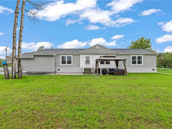 3854 Tari Ln, Holley, NY 14470