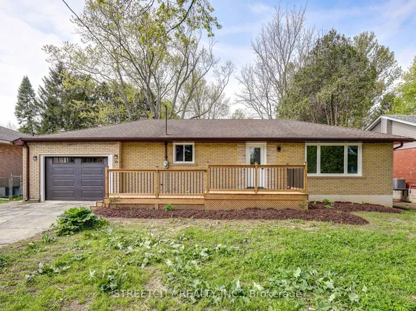 10 Vineden Dr, Central Elgin, ON N5P 2M6