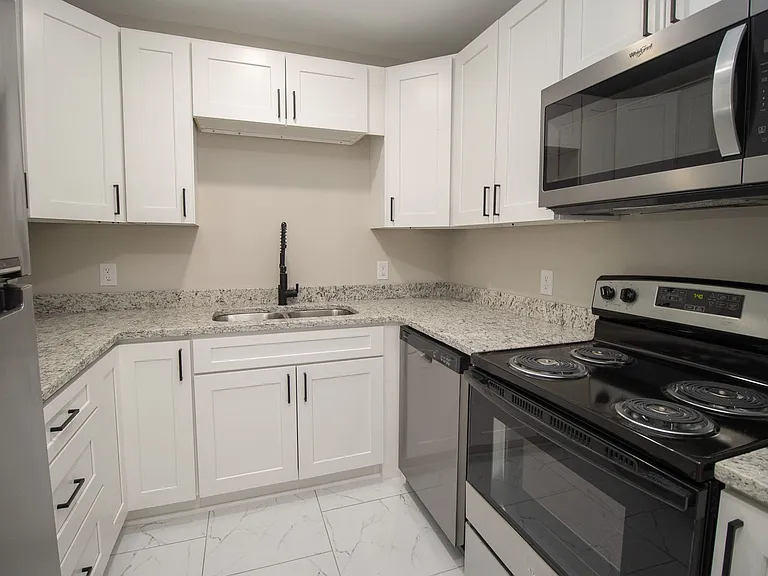 1840 Hampton Street — Photo 8