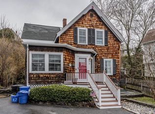 17 Blaney St, Swampscott, MA 01907