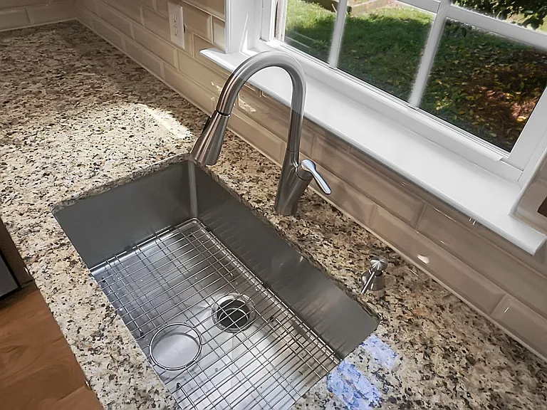8003 Henderson Rd — Photo 16