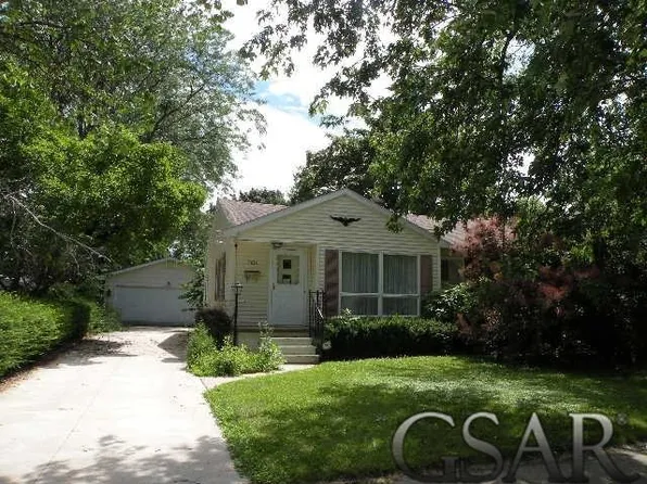 1431 Olmstead St, Owosso, MI 48867