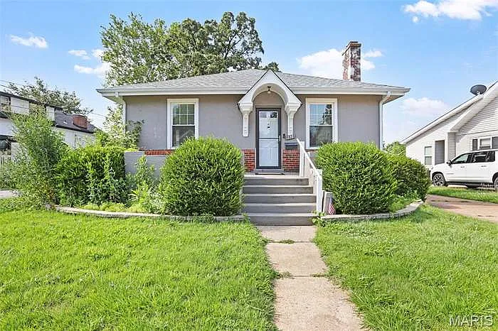 8828 Powell Ave