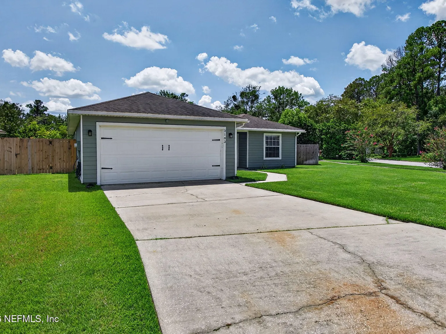 4 bed, 2.0 bath, 1492 sqft, $2,200 — Photo 3