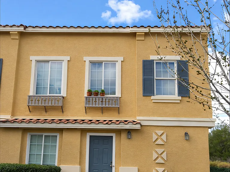 4328 E Jasper Dr — Photo 1