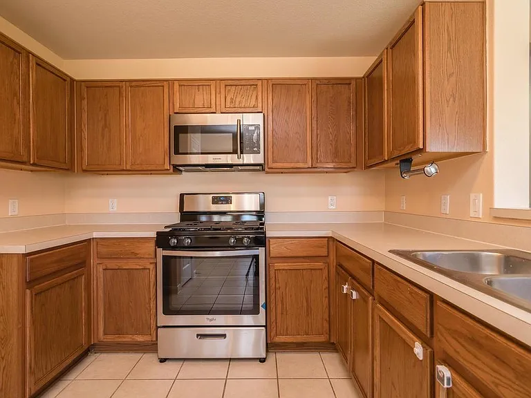 745 Rusk Rd — Photo 10