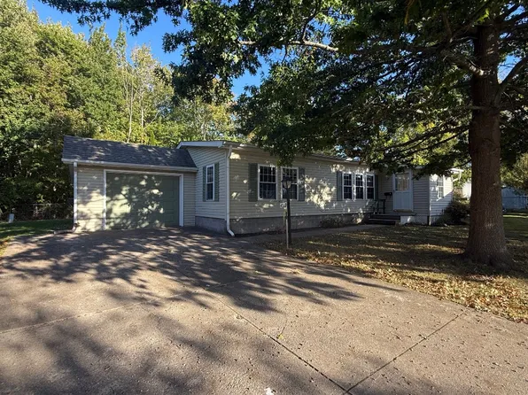 4519 S Park Ln, Erie, PA 16506