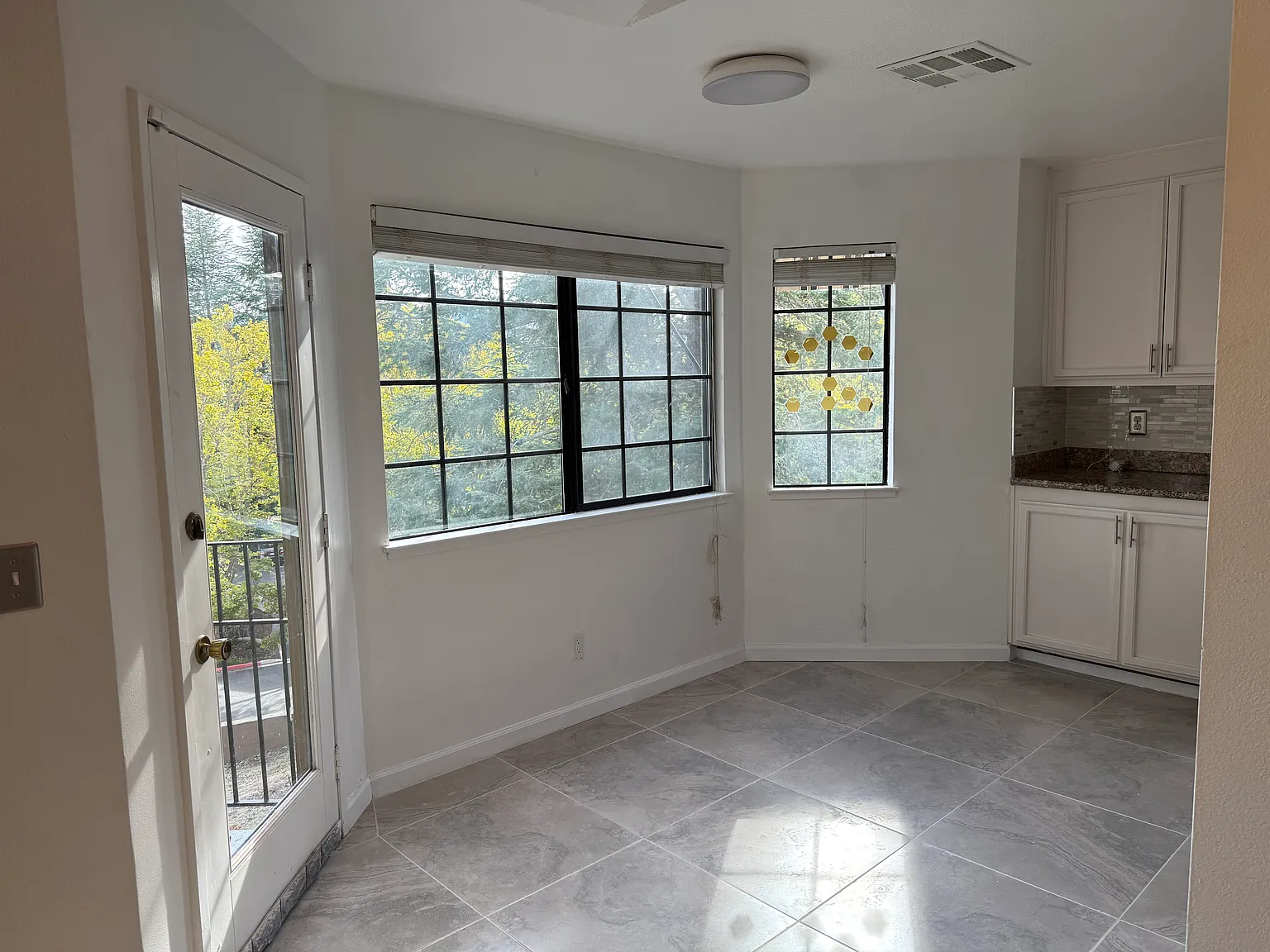 2 bed, 1131 sqft, $3,000 — Photo 1