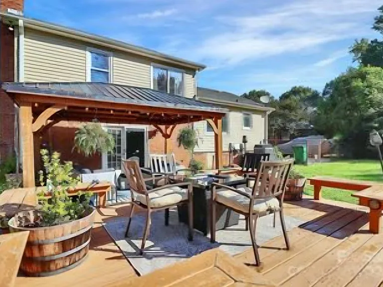 301 Red Roan Pl — Photo 36