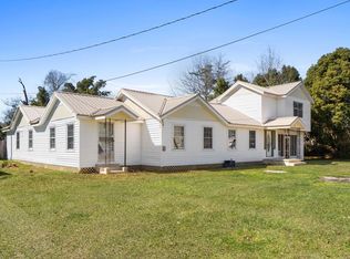 539 S 2nd St, Wewahitchka, FL 32465