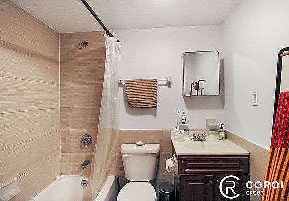 5th image of 119 Hart St APT 1A