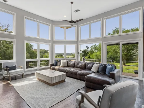 26310 Countryside Dr, Spicewood, TX 78669