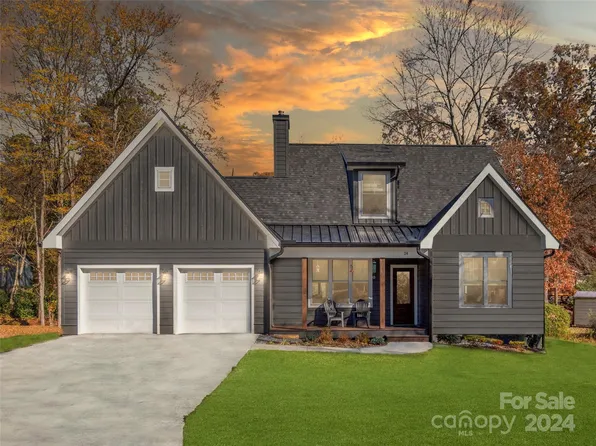 24 Oakbrook Rd, Fletcher, NC 28732