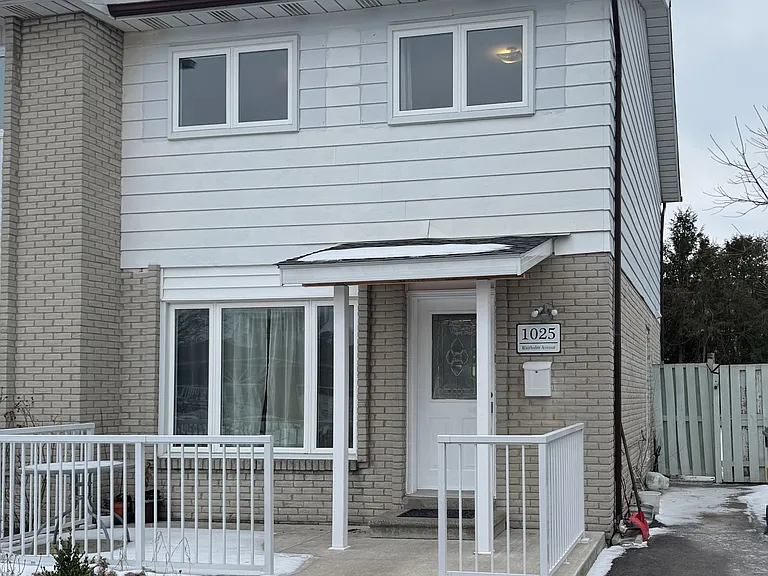 1025 Blairholm Ave #-UPPER LEVEL — Photo 1
