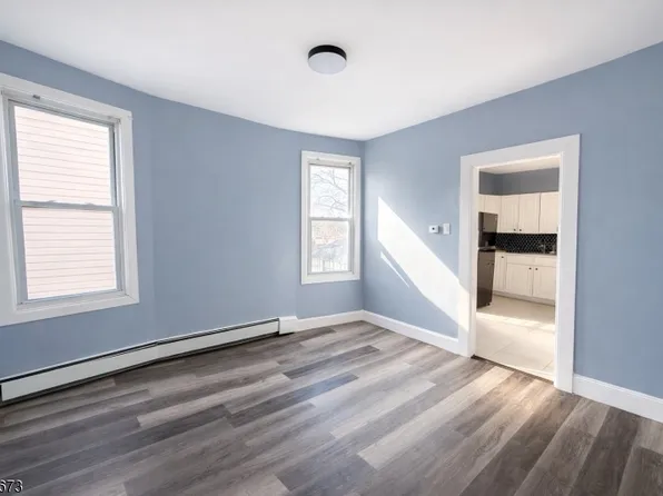 204 Demott Ave, Clifton, NJ 07011