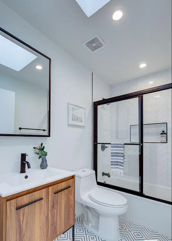 665 Micheltorena St — Photo 3
