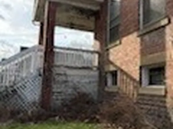1293 Sharon Ave, Zanesville, OH 43701