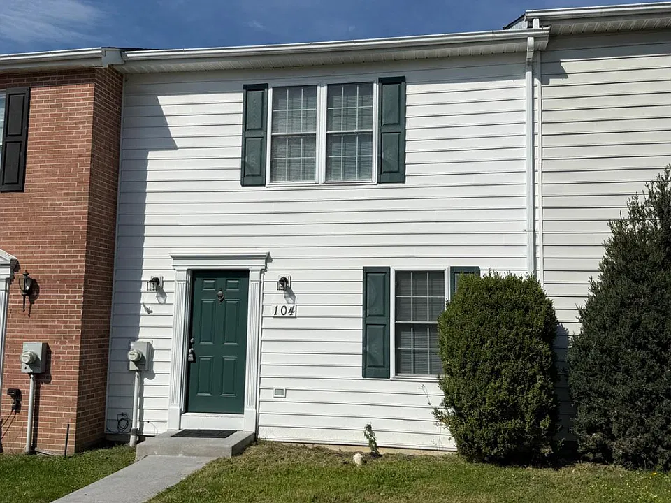 104 Freeton Ct