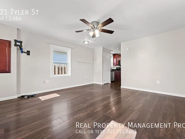 321 Tyler St — Photo 6