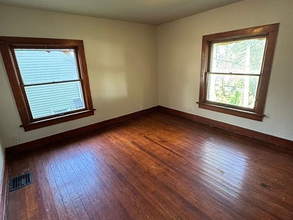5th image of 1307 Saint Marys Ave