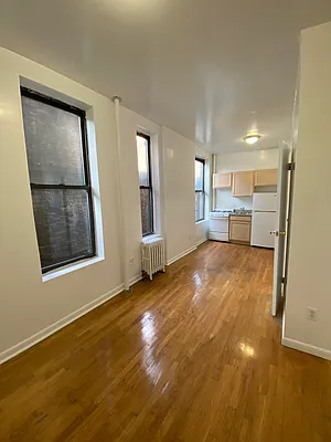 Rented by Peter R. Hungerford, LREB | media 24