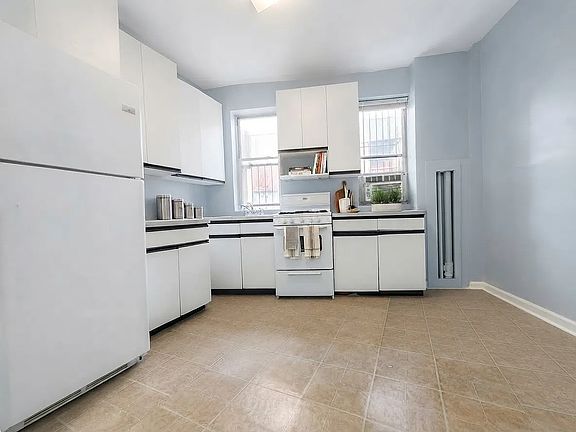 3rd image of 302 Hooper St #2B