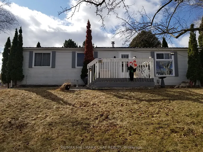 11A Park Cres #A — Photo 4