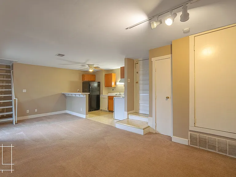 880 Hamlet St. — Photo 7