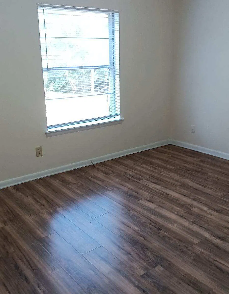 1833 Loyola Ave — Photo 1