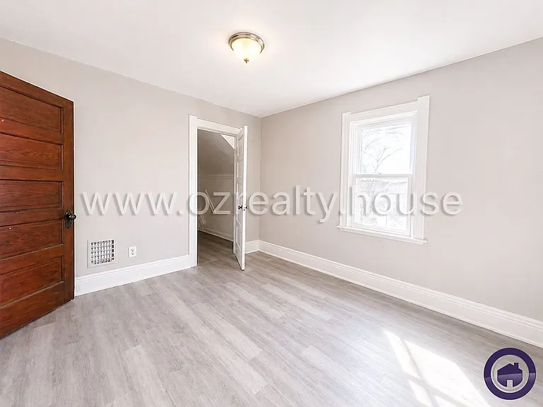 1031 N Michigan St — Photo 5
