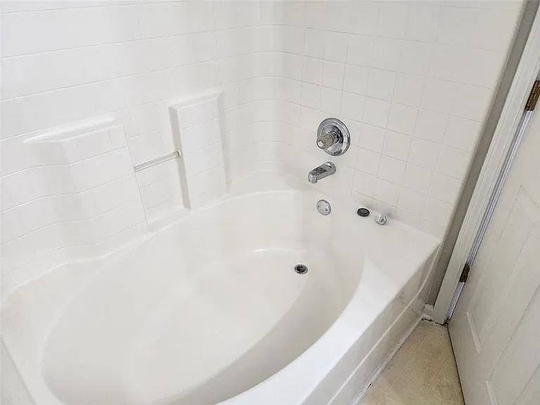 6129 Brookechase Ln — Photo 16