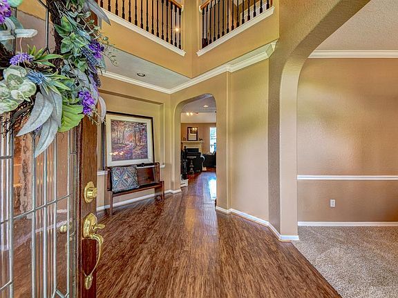 2nd image of 8010 Hollow Oak Ct