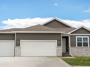 5548 N 186th Ave, Elkhorn, NE 68022