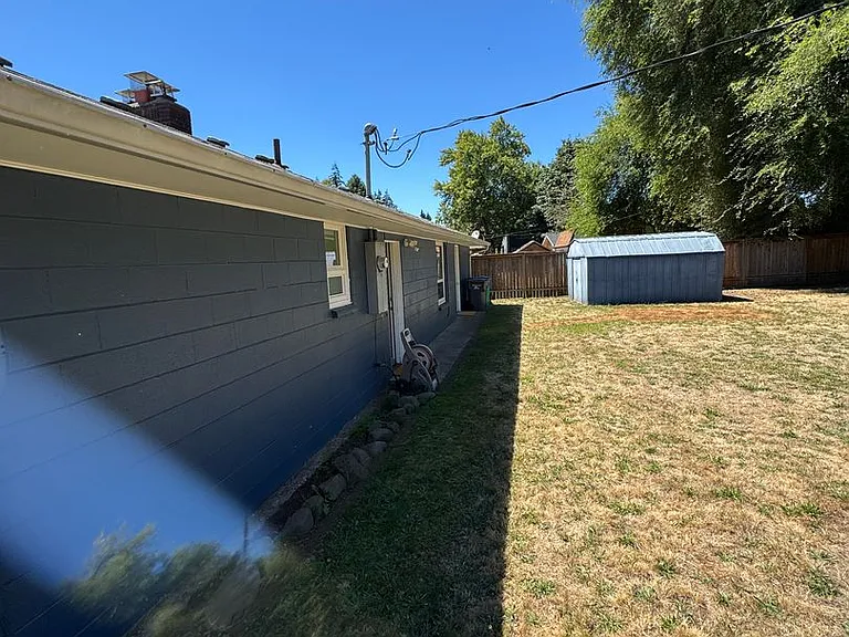 9111 NE Tillamook St — Photo 21
