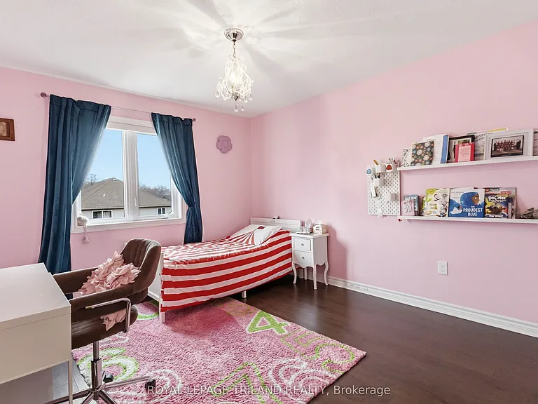 860 Kettleridge St — Photo 19
