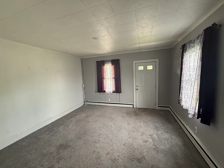 327 Keyser Ave — Photo 5