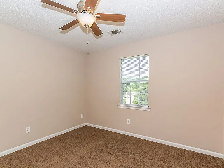 210 Orchard Vw — Photo 13