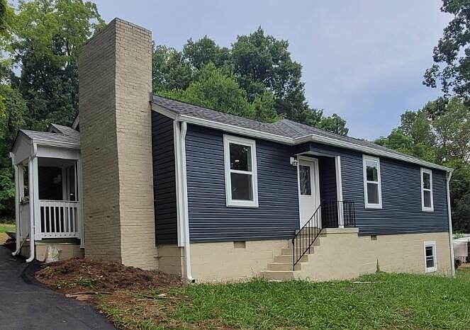 1st image of 2313 SE Hillside Ln