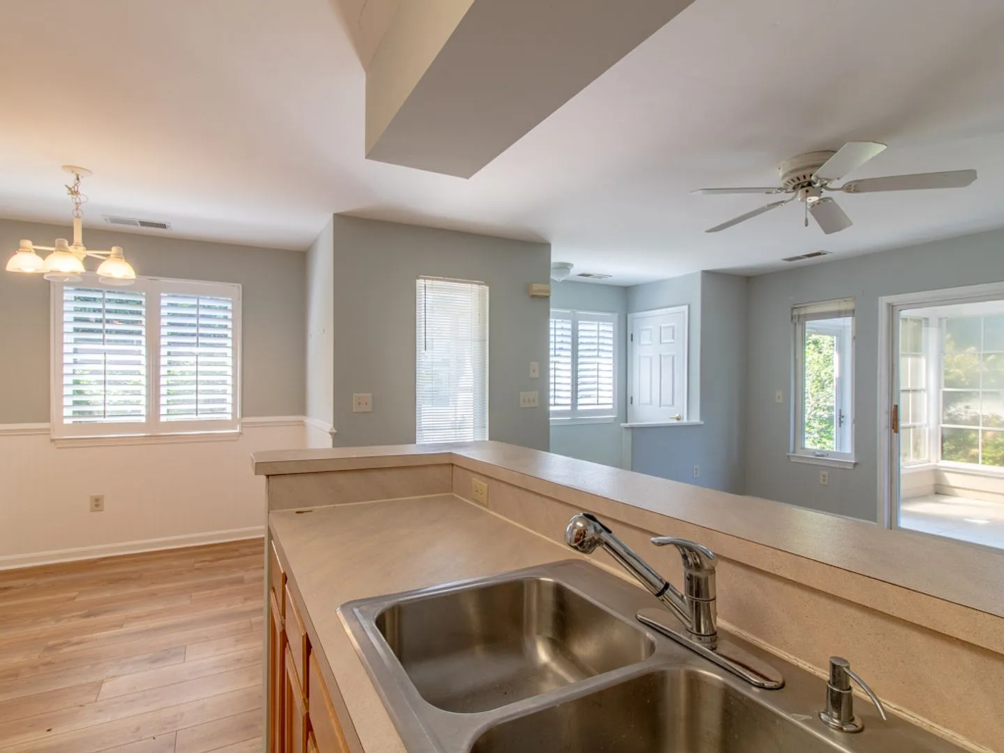Bright & Spacious One-Level Home in Plantations East — Photo 3