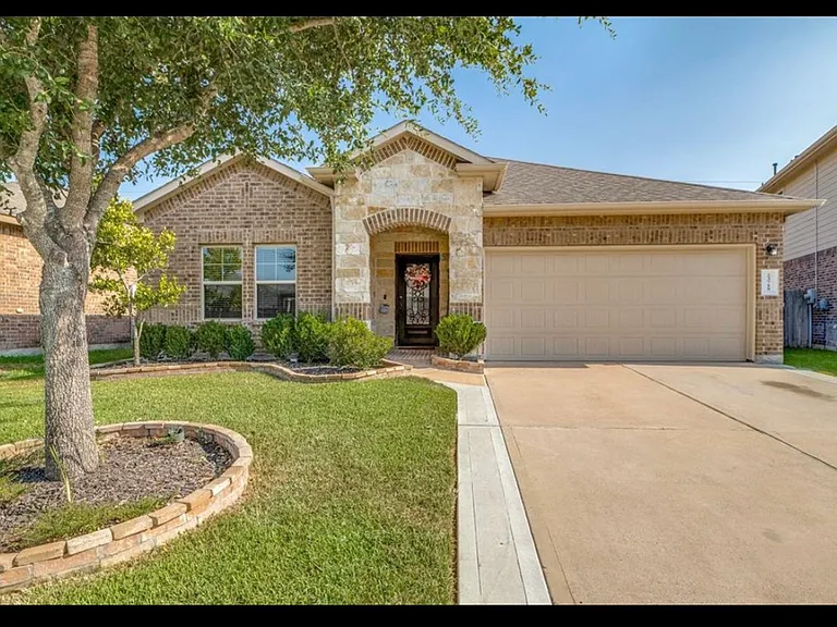 23719 San Servero Dr — Photo 2