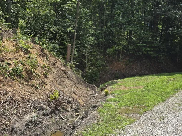 Ashley Ln, Jellico, TN 37762