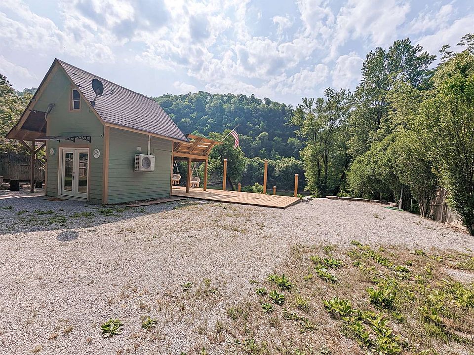 1st image of 166 Palisades Rd