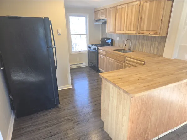 9 E Shore Ln #1A, Beach Lake, PA 18405